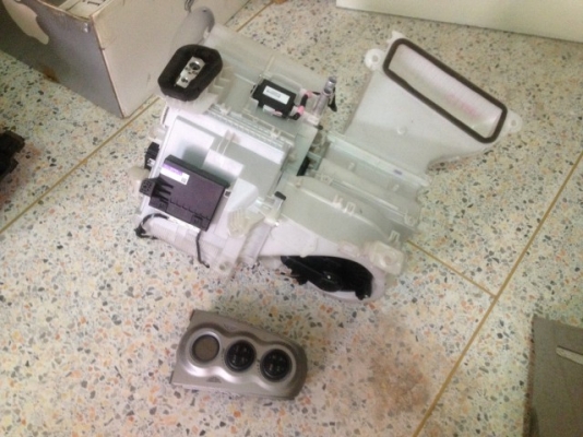 ตู้เเอรออโต้พร้อมคอลโทล TOYOTA ยาริส เก่าญี่ปุ่นเเท้สภาพสวยทั้งชุด ตู้เเอรออโต้พร้อมคอลโทล TOYOTA ยาริส เก่าญี่ปุ่นเเท้สภาพสวยทั้งชุด