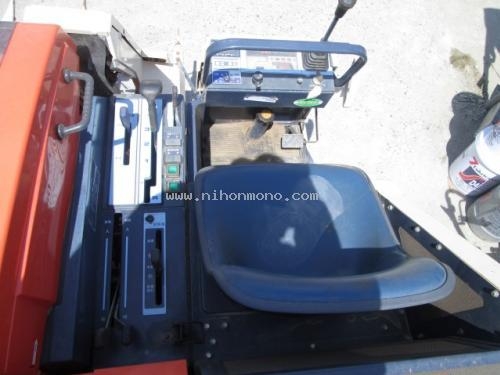 ขาย รถเกี่ยวข้าวนั่งขับ KUBOTA   R1-171A  รหัสสินค้า : 80903923  Tel.086-8150487   Line ID: nihonmono