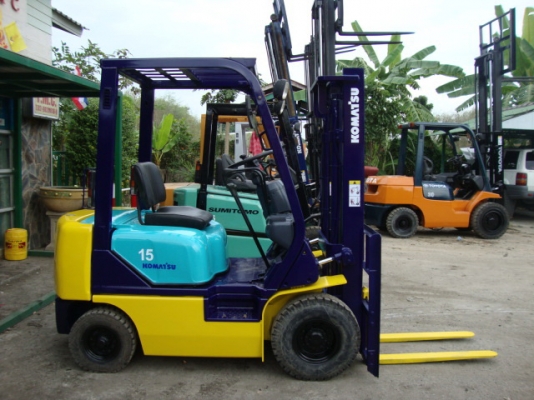 +++ ขายโฟล์คลิฟท์  KOMATSU FG15-16  ขนาด  1.5  ตัน  เครื่องยนต์เบนซิน  เสา  3  เมตร   เกียร์ออโตเมติค  ยางลม