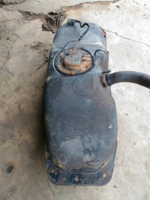 ถังน้ำมัน นิสสันบิ๊กเอ็มพร้อมลูกลอย แถมท่อยางปากถัง 1000บาทอยู่ดอนเมือง TEL0890671028 IDline0890671028