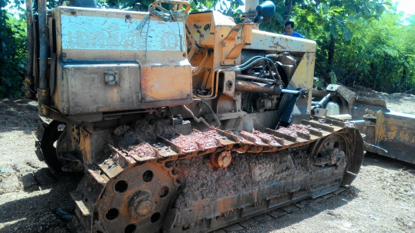 ขาย รถแทรคเตอร์ KOMATSU D20P-5 ตีนไก่ เอกสารใบอินวอยซ์ รถพร้อมใช้ เครื่องดี ปั้มดี ช่วงล่างแน่น