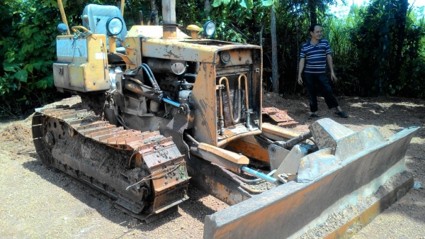 ขาย รถแทรคเตอร์ KOMATSU D20P-5 ตีนไก่ เอกสารใบอินวอยซ์ รถพร้อมใช้ เครื่องดี ปั้มดี ช่วงล่างแน่น