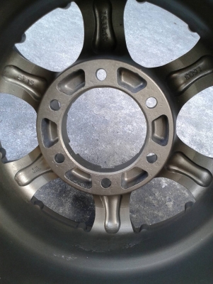 ขอบ15นิ้ว6รู พร้อมยาง สวยๆ 4 ล้อ ราคา 6500 บาท