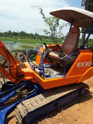 รถแบคโฮ EX 30 รถแบคโฮ EX 30