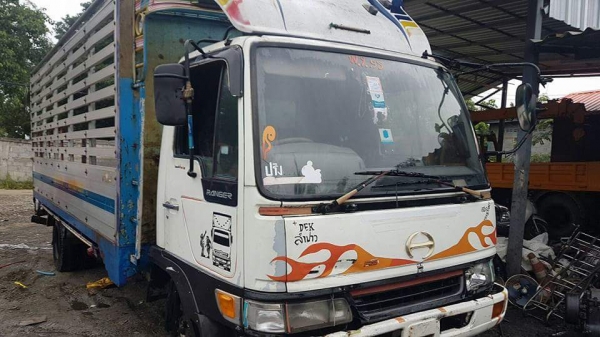 6ล้อKM310 เครื่อง1W 117แรง ว่างหัวไหม่ล่งเล่มแล้วเอกสารครบ