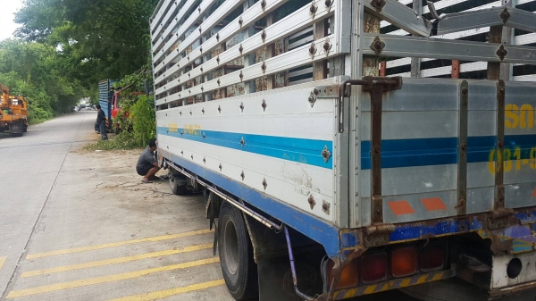 6ล้อKM310 เครื่อง1W 117แรง ว่างหัวไหม่ล่งเล่มแล้วเอกสารครบ