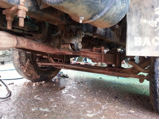 คุณแต๋น 6 ล้อดั้ม เครื่องอีสุสุ 100 แรง 4JG2  มีเกียร์สโล