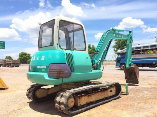 ขายรถแบคโฮ KOMATSU PC45-7 คอลโทรลสั้น ปั้มนิ้ว รถนอกนำเข้าเอง สภาพสวยพร้อมใช้งาน มีVDOการทำงานครับ