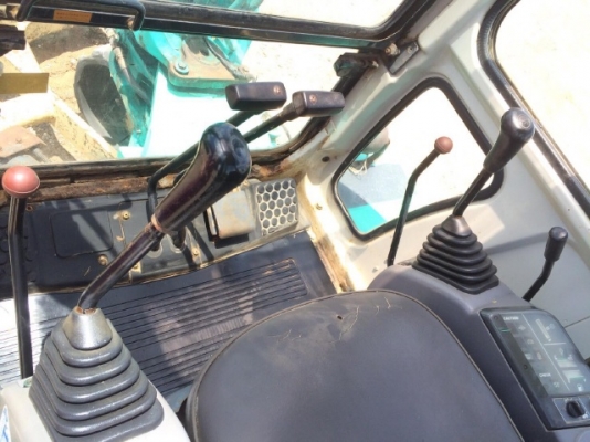 ขายรถแบคโฮ KOMATSU PC45-7 คอลโทรลสั้น ปั้มนิ้ว รถนอกนำเข้าเอง สภาพสวยพร้อมใช้งาน มีVDOการทำงานครับ