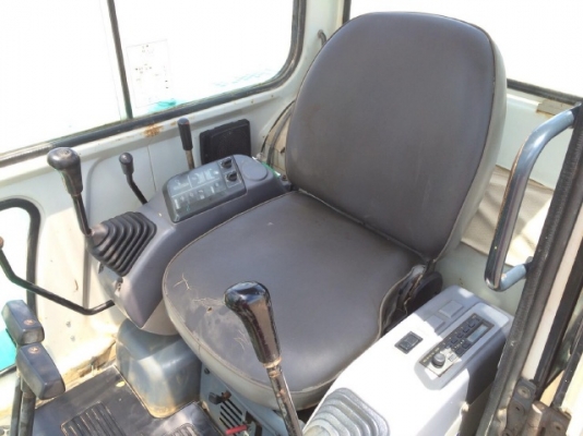 ขายรถแบคโฮ KOMATSU PC45-7 คอลโทรลสั้น ปั้มนิ้ว รถนอกนำเข้าเอง สภาพสวยพร้อมใช้งาน มีVDOการทำงานครับ