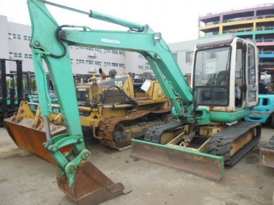ขายรถแบคโฮ KOMATSU PC45-7 คอลโทรลสั้น ปั้มนิ้ว รถนอกนำเข้าเอง สภาพสวยพร้อมใช้งาน มีVDOการทำงานครับ