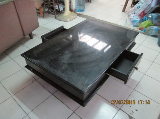 ขายครับ  ราคาถูกๆครับ  โต๊ะญี่ปุ่น สนใจ 081-585-6957