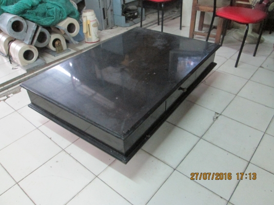 ขายครับ  ราคาถูกๆครับ  โต๊ะญี่ปุ่น สนใจ 081-585-6957