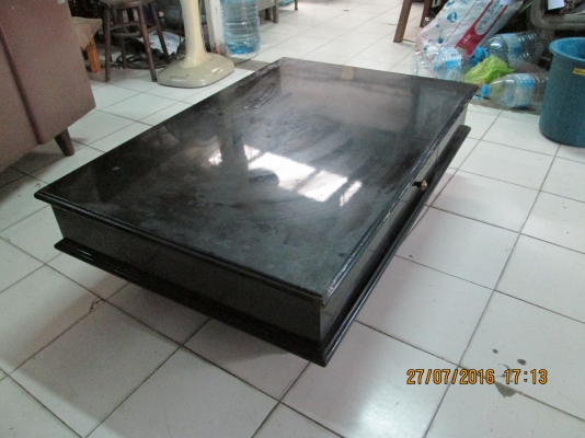 ขายครับ  ราคาถูกๆครับ  โต๊ะญี่ปุ่น สนใจ 081-585-6957