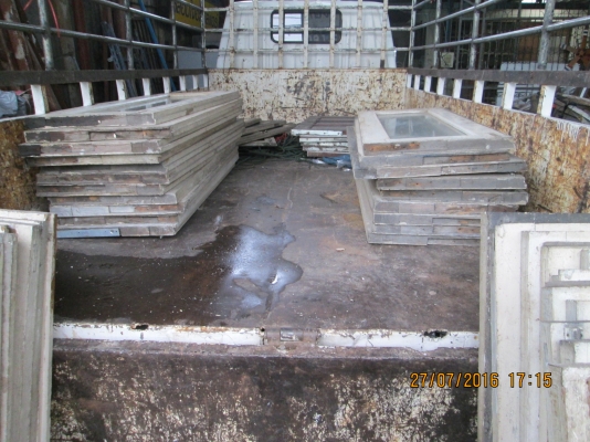 ขายถูกๆครับ หน้าต่าง ไม้สักหนา สนใจ 081-585-6957 ขายถูกๆครับ หน้าต่าง ไม้สักหนา สนใจ 081-585-6957