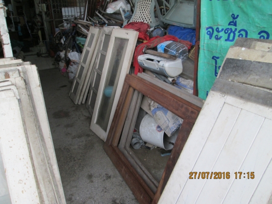 ขายถูกๆครับ หน้าต่าง ไม้สักหนา สนใจ 081-585-6957 ขายถูกๆครับ หน้าต่าง ไม้สักหนา สนใจ 081-585-6957