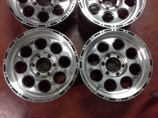 ขายแม็ก 17 x 8 นิ้วลายหยดน้ำ off 20 สภาพสวยครับ