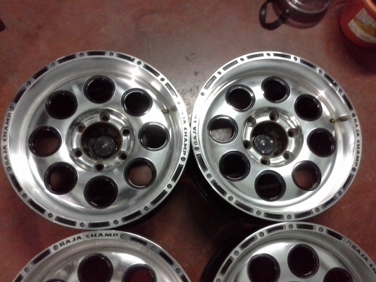 ขายแม็ก 17 x 8 นิ้วลายหยดน้ำ off 20 สภาพสวยครับ