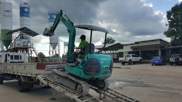 ขายรถขุดแบ็คโค KOMATSU PC27R-8 ปั๊มแรง เอกสารใบอินวอยซ์ เอวแน่นบูมสวย พร้อมใช้ดันหน้าทำงานเร็ว ช่วงล่างดี ขายรถขุดแบ็คโค KOMATSU PC27R-8 ปั๊มแรง เอกสารใบอินวอยซ์ เอวแน่นบูมสวย พร้อมใช้ดันหน้าทำงานเร็ว ช่วงล่างดี