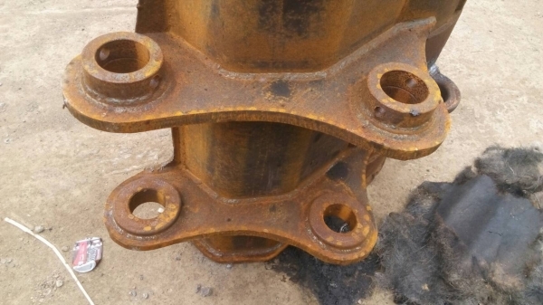 ขายบุ้งกี่ช่อมแล้วใส่ PC-200-5-6 โกเบก็ใส่ได้คับขายไม่แพงครับ