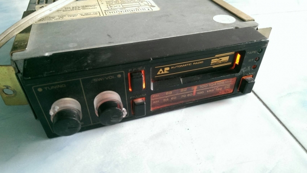 วิทยุติดรถยนต์ เทป คลาสเซต AM / FM