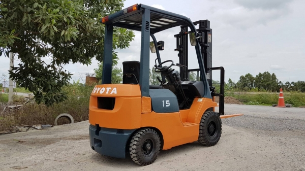 ขายด่วนรถยก TOYOTA 7FGยก1.5ตันยกสูงได้3เมตรเคื่องตัวใหม่4Yยางตัน4เส้นรถนอกเพิ่งเข้ามายังไม่เคยใช้งานในเมืองไทยเลย=รุ่นใหม่ขายถูกๆๆ