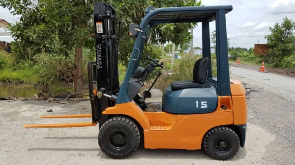 ขายด่วนรถยก TOYOTA 7FGยก1.5ตันยกสูงได้3เมตรเคื่องตัวใหม่4Yยางตัน4เส้นรถนอกเพิ่งเข้ามายังไม่เคยใช้งานในเมืองไทยเลย=รุ่นใหม่ขายถูกๆๆ