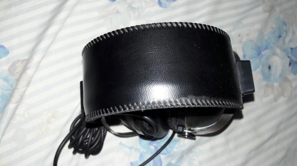 ขายหูฟังหนังPIONEER ใหม่เก่าเก็บฟองน้ำด้านในหูฟังไม่มี ขายหูฟังหนังPIONEER ใหม่เก่าเก็บฟองน้ำด้านในหูฟังไม่มี