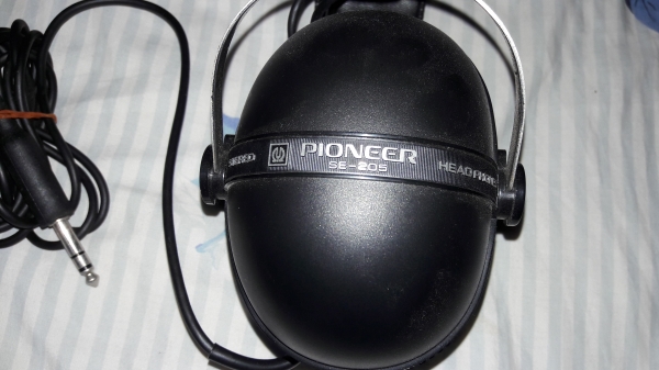 ขายหูฟังหนังPIONEER ใหม่เก่าเก็บฟองน้ำด้านในหูฟังไม่มี ขายหูฟังหนังPIONEER ใหม่เก่าเก็บฟองน้ำด้านในหูฟังไม่มี