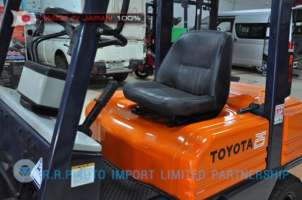 ขายรถโฟล์คลิฟท์มือสอง TOYOTA รุ่น 5FG25-11060 ราคา 225,000 บาท สภาพเดิมจากญี่ปุ่นจากประเทศญี่ปุ่น ไม่เคยใช้งานในไทย