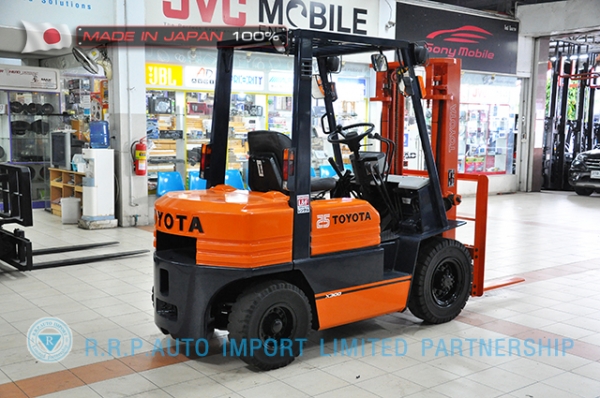 ขายรถโฟล์คลิฟท์มือสอง TOYOTA รุ่น 5FG25-11060 ราคา 225,000 บาท สภาพเดิมจากญี่ปุ่นจากประเทศญี่ปุ่น ไม่เคยใช้งานในไทย