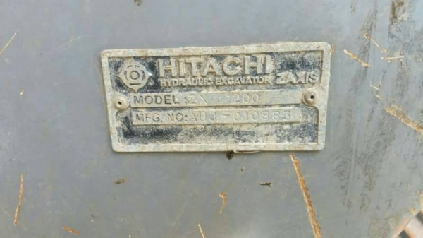 ขาย 1,295,000 HITACHI zx 200-1 เครื่องดี ปั๊มดี เอวแน่น โซ่หนา พร้อมใช้งานเอกสาร อินวอยส์  090-772-3710 090-772-3708