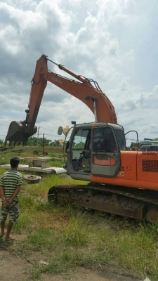 ขาย 1,295,000 HITACHI zx 200-1 เครื่องดี ปั๊มดี เอวแน่น โซ่หนา พร้อมใช้งานเอกสาร อินวอยส์  090-772-3710 090-772-3708