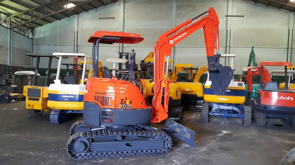 ขาย รถขุด HITACHI รุ่น ZX30U มือสองญี่ปุ่น แทรกเหล็ก สลักแน่น มีไลน์กระแทก ปั้มนิ้ว คอนโทรลสั้น ทำงานไว สวยพร้อมใช้งาน มือถือ/LINE ID : 0818753444