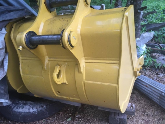 ขายบุ้งกี๋ komatsu pc200-8 ของแท้สภาพ100\% ขายบุ้งกี๋ komatsu pc200-8 ของแท้สภาพ100\%