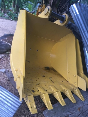 ขายบุ้งกี๋ komatsu pc200-8 ของแท้สภาพ100\% ขายบุ้งกี๋ komatsu pc200-8 ของแท้สภาพ100\%