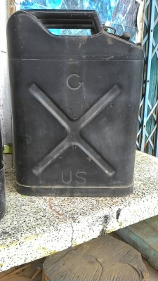 แกลลอนน้ำมัน 20L.ต้อนรับปี 60 ลดราคาให้ครับ 1,800บาท