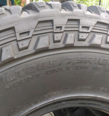 ขาย ยาง COOPER S/T Maxx 285/75/16 ครับ