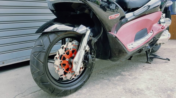 HONDA PCX 150i IDLING STOP รุ่น TOP ล้อแม็ก ของแต่งเต็ม ฟรีค่าโอน HONDA PCX 150i IDLING STOP รุ่น TOP ล้อแม็ก ของแต่งเต็ม ฟรีค่าโอน