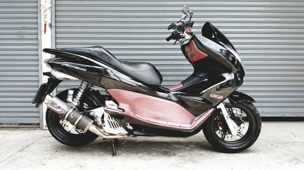 HONDA PCX 150i IDLING STOP รุ่น TOP ล้อแม็ก ของแต่งเต็ม ฟรีค่าโอน HONDA PCX 150i IDLING STOP รุ่น TOP ล้อแม็ก ของแต่งเต็ม ฟรีค่าโอน