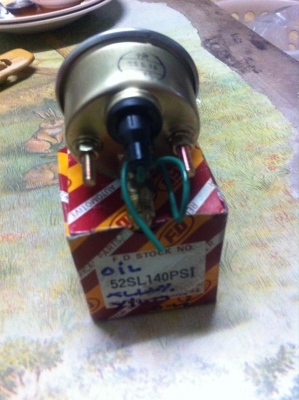 เกจวัดแรงดันนำมันเครื่อง ยี่ห้อ  F.D japan