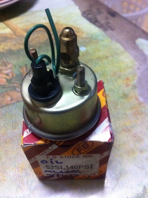 เกจวัดแรงดันนำมันเครื่อง ยี่ห้อ  F.D japan