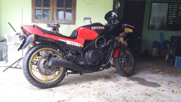 ขาย HONDA VF750 ทบแท้