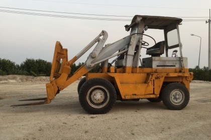 ขายรถตักล้อยาง TCM SD22 (สภาพดี) ขายรถตักล้อยาง TCM SD22 (สภาพดี)