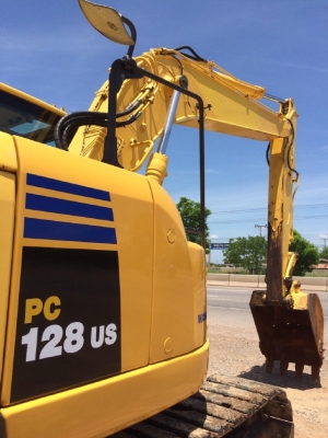 ขายรถแบคโฮ KOMATSU PC128US-8 3XXX ชั่วโมง นำเข้าจากญี่ปุ่น สภาพสวยพร้อมใช้ มีVDOการทำงานครับ