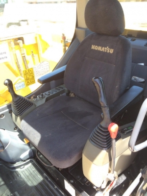 ขายรถแบคโฮ KOMATSU PC128US-8 3XXX ชั่วโมง นำเข้าจากญี่ปุ่น สภาพสวยพร้อมใช้ มีVDOการทำงานครับ