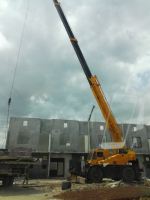 บริการให้เช่า รคเครน รถแบคโคร และเครื่องจักรกลหนักอื่นๆ