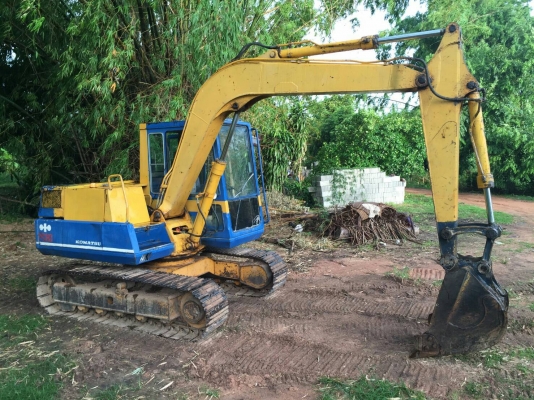 ขาย 315,000 KOMATSU PC60-5  เครื่องดี ปั้มแรง เอวแน่น ช่วงล่างเต็มสวย  เอกสารอินวอยท์ รถสวยพร้อมใช้ 090-772-3710 090-772-3708