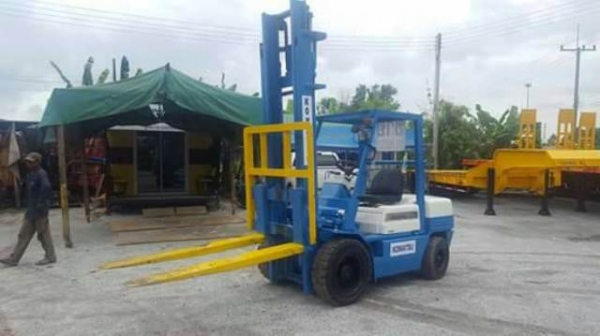 โฟล์คลิฟต์ รุ่น 11 เครื่อง 4D95 3 ตัน สภาพสวย เกียร์ออโต้