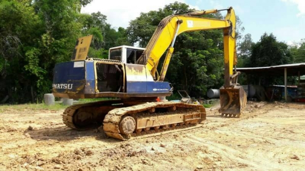 ขาย 535,000 KOMATSU pc 200-5 เล่มทะเบียน เครื่องดี ปั้มแรง ไฟฟ้าครบ เอวมีขยับ ช่วงล่างดี รถสวยพร้อมใช้เอกสารพร้อมโอน 090-772-3710 090-772-3708 ขาย 535,000 KOMATSU pc 200-5 เล่มทะเบียน เครื่องดี ปั้มแรง ไฟฟ้าครบ เอวมีขยับ ช่วงล่างดี รถสวยพร้อมใช้เอกสารพร้อมโอน 090-772-3710 090-772-3708